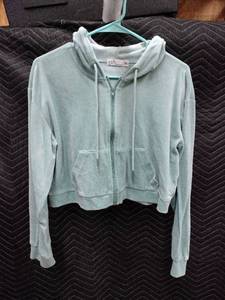 lot 33948 image: Zoe sage green velour cropped full-zip hoodie - XL