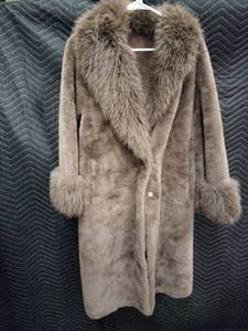 lot 33975 image: AZ full-length, brown faux fur coat sm
