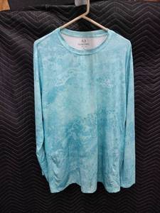 lot 33986 image: Realtree Wav3 Camo Long Sleeve Performance Fishing Tee - XL