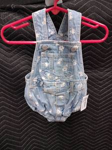 lot 33992 image: Old Navy Printed Jean Shortall Romper - 0-3m