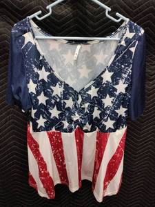 lot 59464 image: Lucky womens plus-size patriotic V-neck top - 5XL