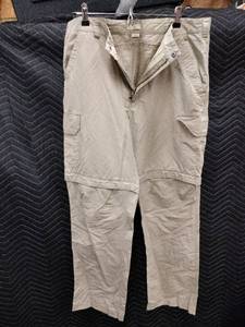 lot 59483 image: Ascend khaki convertible cargo hiking pants - 36