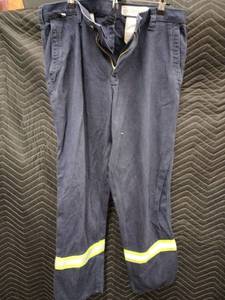 lot 63470 image: Carhartt FR 36x32 Flame Resistant Navy Blue Work Pants 63685-20 MechanicWelder