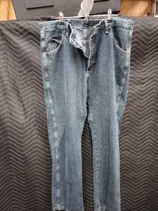 lot 63482 image: Wrangler mens jeans - 38x30