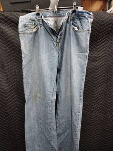 lot 63489 image: Old Navy Loose Fit light-to-medium wash blue denim jeans - 36x36