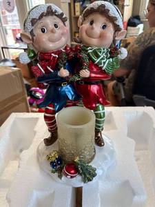 lot 3081 image: Kringle Express Holiday Couple Candle Holder w Decorative LED Candle