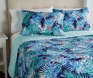 lot 3093 image: Home Reflections Tropical Collection Quilt Set-QUEEN