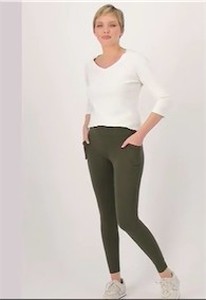 lot 3121 image: Isaac Mizrahi Live Soho Legging with Pockets Atlantic Blue Size 4X