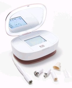 lot 3200 image: $199 UltradermMD by Trophy SkinMicroderm Abrasion System, White
