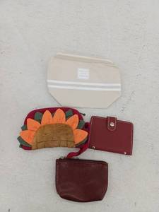 lot 20239 image: Lot Of Coin Purses