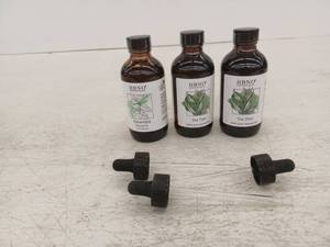 lot 20264 image: HBNO Essential Oil Set, 2 Tea Tree & 1 Spearmint