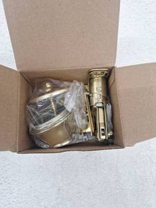 lot 20305 image: Kwikset 660 Bright Brass Deadbolt Model 5064905