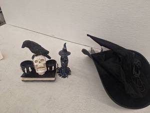 lot 20308 image: Halloween Lot