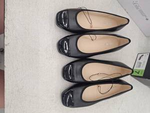 lot 20368 image: Nine West Womens Black Flats Size 7, 2 Pair