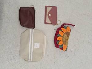 lot 20414 image: Coin Purse Lot