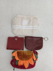 lot 20456 image: Miscellaneous Coin Purse Lot