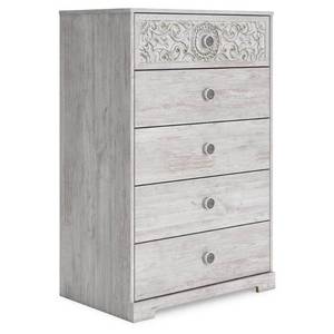 lot 20618 image: Signature Design by Ashley Paxberry 5 Drawer Chest  Retail $299.99