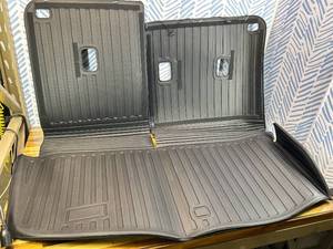 lot 201600 image: Cargo Mat