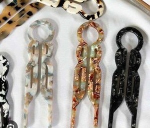 lot 19609 image: U-Shaped Hair Pins for Women Non-Slip (3 Pack)