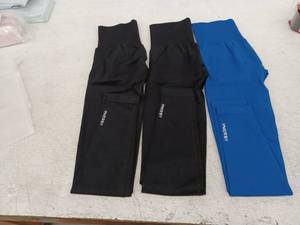 lot 19610 image: Innersy Leggings & Activewear Bundle (2 Black, 1 Blue)