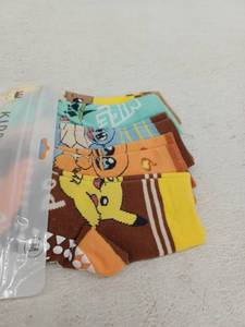 lot 19651 image: Kids Socks 6-Pack Pokemon Casual Crew Size M