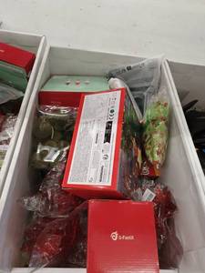lot 19694 image: Miscellaneous Holiday Decor Lot