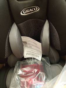 lot 1043 image: Graco Extend2Fit Convertible Car Seat, Rear and Forward Facing Car Seat with Adjustable Extension Panel for Extra Legroom, Great Gift for Baby Shower or Baby Registry, Miner Fashion - Retail $192
