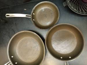 lot 1090 image: 3-Piece Fry Pan Set 8.5, 10.5, 12 - Retail $0