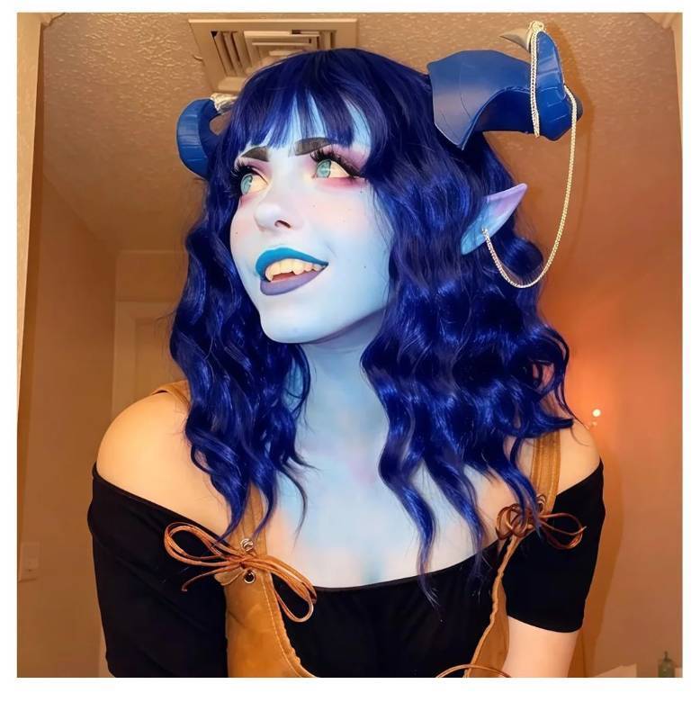 lot 28589 image: 14 Short Dark Blue Curly Wig For Women Girls Heat Resistant Fiber Wigs Halloween Cosplay Daily PartyCap (Dark Blue) - Retail $20
