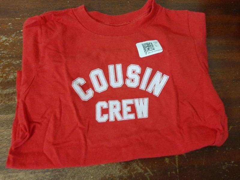 lot 28700 image: Cousin Crew Kids Women Men Girl Funny Gift T-Shirt - Retail $15