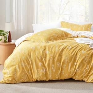 lot 4307 image: Bedsure Gold King Comforter Set - Reversible Bedding, 1 Comforter  2 Shams