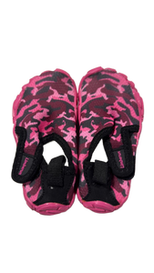 lot 5826 image: Lambikin Kids Slip-On Shoes Pink Black Camouflage Pattern 22 - Retail $0