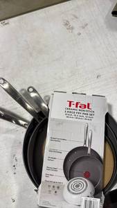 lot 5872 image: T-Fal Ceramic Non-Stick Frypan Set  3 Piece - Retail $80
