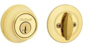 lot 20812 image: Kwikset 660 Bright Brass Deadbolt Model 5064905, 2 Pack