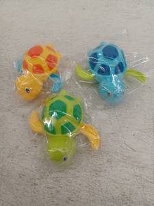 lot 20838 image: Toy Turtle Bath Toys 3 Pack