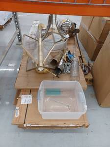 lot 20919 image: Pallet Of Miscellaneous Items
