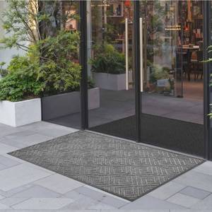 lot 18909 image: VEVOR Front Door Mat, 61.5 x 36 in Commercial Floor Mat for Indoor and Outdoor, Modern Stylish Carpet with TPE Backing, Heavy Duty Washable Entry Industrial Rug for Hallway, Balcony, Garage, Grey - Retail $35