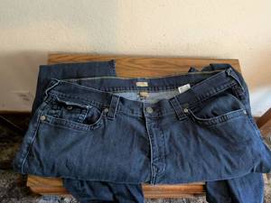 lot 145 image: True Religion GENO Relaxed Slim Jeans Size 44