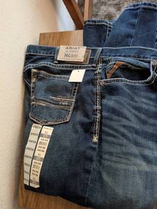 lot 146 image: Ariat M-Series M4 Relaxed Boot Cut Jeans 4430 Stretch