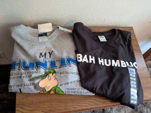 lot 147 image: 2 Graphic T-Shirts Hunting Humbugs Size 2XL