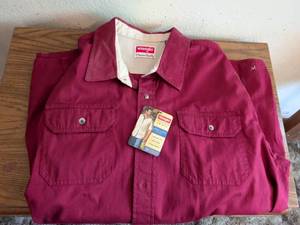 lot 149 image: Wrangler Premium Quality S Shirts Double Pocket Woven XL