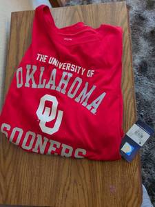 lot 150 image: Prode University of Oklahoma Sooners T-Shirt Red