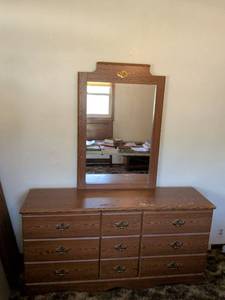lot 154 image: 9- Drawer Dresser with Mirror