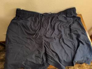 lot 164 image: George Mens Shorts Lot 2XL2XG Black Plaid Khaki
