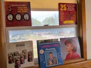 lot 190 image: Country Music Vinyl Records Lot of 6 Albums Hank Thompson Lawrence Welk Kitty Wells
