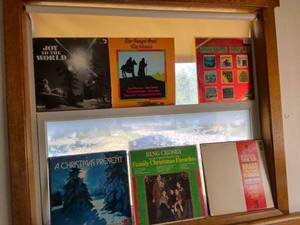 lot 191 image: Lot of 6 Christmas Vinyl Records LPs RCA MGM Diplomat