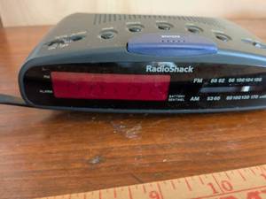 lot 209 image: RadioShack Clock Radio Model 12-1630 AMFM