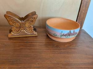 lot 212 image: Decorative Lot Wooden Butterfly and Painted Ceramic Desert Bowl