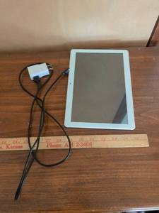 lot 247 image: Lectrus 10 inch Tablet with Charger