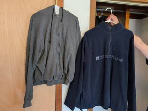 lot 263 image: Clothing Lot 2 Hoodies Old Navy Journey Brand XXL